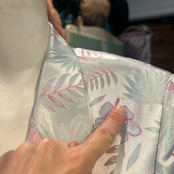 Pastel Botanical Suit - Picture 15 of 16